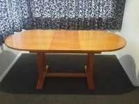 Dining table expandable