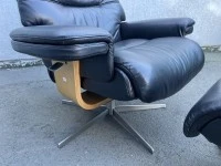 LA-Z-BOY Full Leather Recliner And Footstool