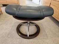 STRESSLESS RECLINER AND OTTOMAN Width: M 84cm  Depth: M 72cm  Height: ...