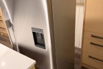442l Fisher&Paykel stainless steel Fridge/Freezer with Water and Ice