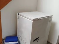 Queen bed and frame can be disassembled, washing machine, small chest ...