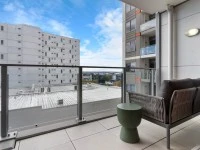 3 bedroom apartment move