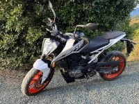 Motorcycle KTM Duke 200