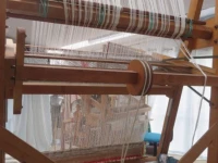 Weaving loom, Rug wool in photos