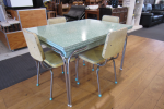 Table an 4 chairs