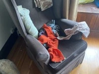 Queen bed, Armchair, Armchair 2, Desk