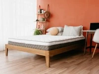 Queen bed and frame can be disassembled, washing machine, small chest ...