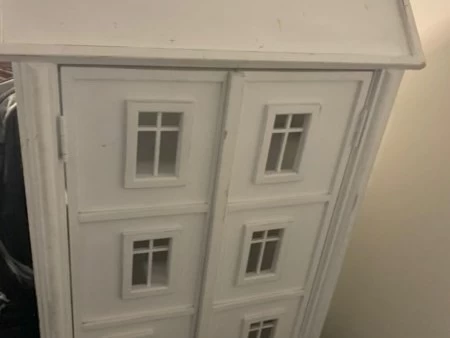 Dollshouse Book Shelf or Display Cabinet