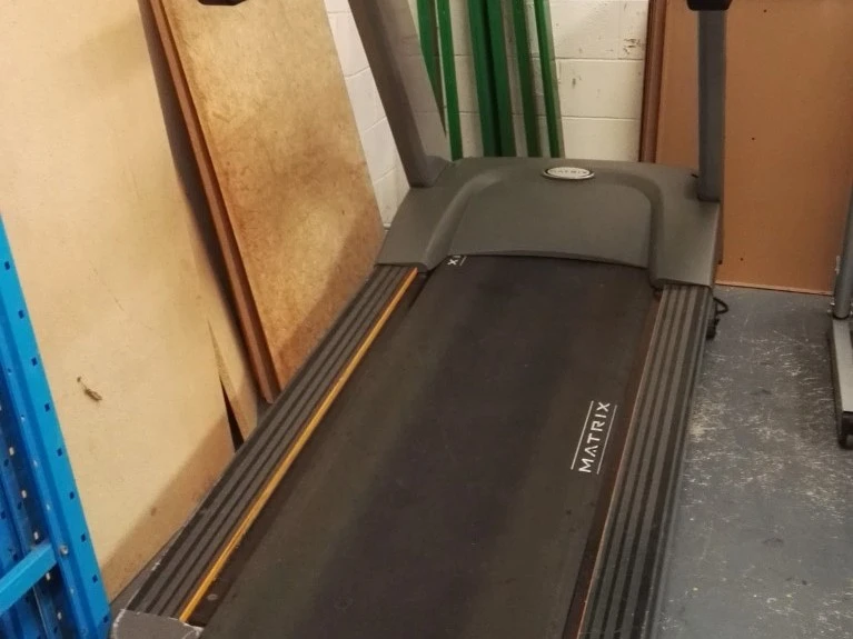 2x treadmills