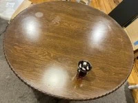 Round dining table