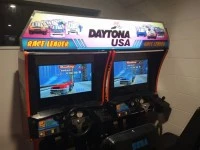 *Daytona USA Twin Arcade*