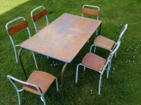 KIDS RETRO TUBULAR TABLE and 6 CHAIRS