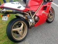 Motorcycle Ducati 916