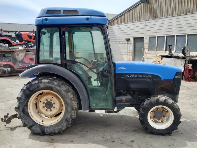 Tractor New Holland TN75V