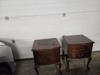 1 bedsize tables, 1 bedside table