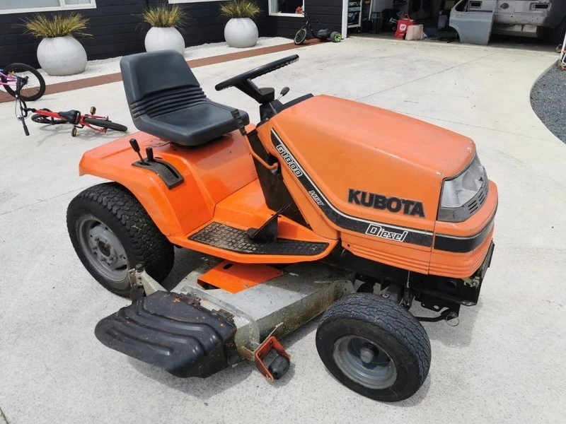 Kubota G1800 54" Diesel 4WS Ride on mower
