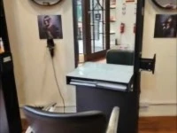 Salon hair station with mirrors