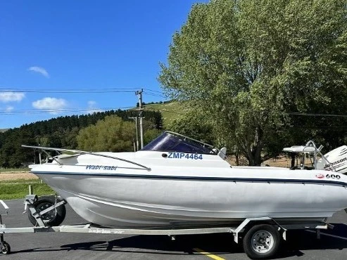 Mac 600 motorboat