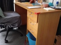 Queen bed and frame can be disassembled, washing machine, small chest ...