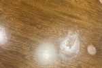Round dining table