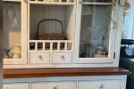 Hutch dresser
