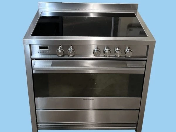 Fisher and Paykel S/S Pyrolytic Induction Oven FREE DELIVERY