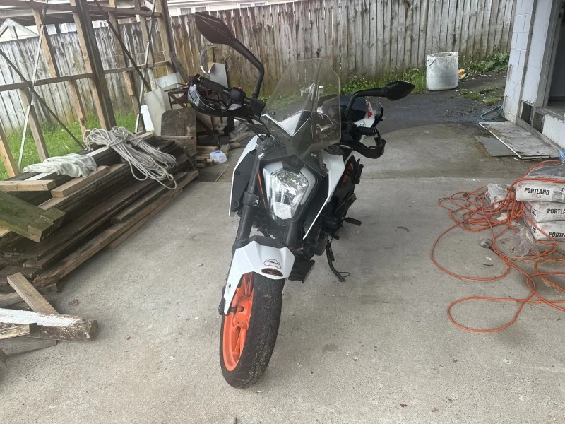 Motorcycle KTM Duke 200