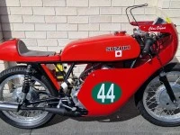 Motorcycle Suzuki T250 Racer