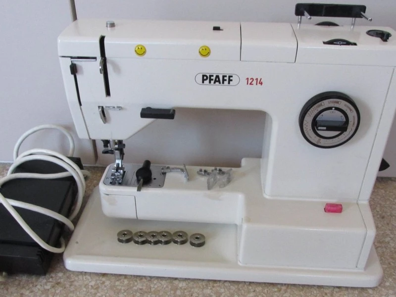 Pfaff Sewing Machine $1 Reserve