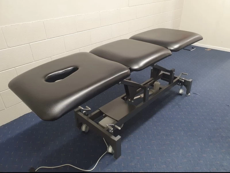 Electric massage table