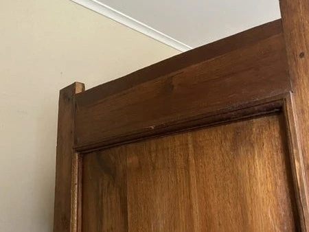 Free-standing wardrobe/shelves