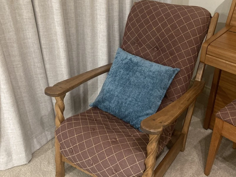 Arm chair, Armchair