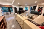 4 or 5 seater L shaped couch