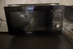 King size bed, mattress King size, Tv, Microwave, luggage (3)