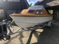 Motor boat 4.9 Haines on Trailer