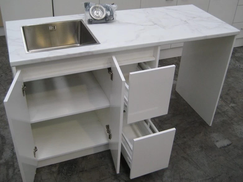1530 Bench with Tub Unit