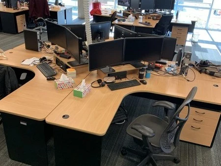 4 Desk Workstation
