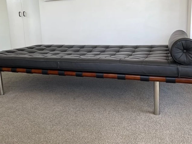 Mies van der rohe daybed