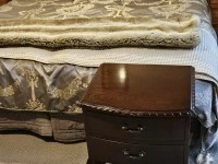 1 bedsize tables, 1 bedside table