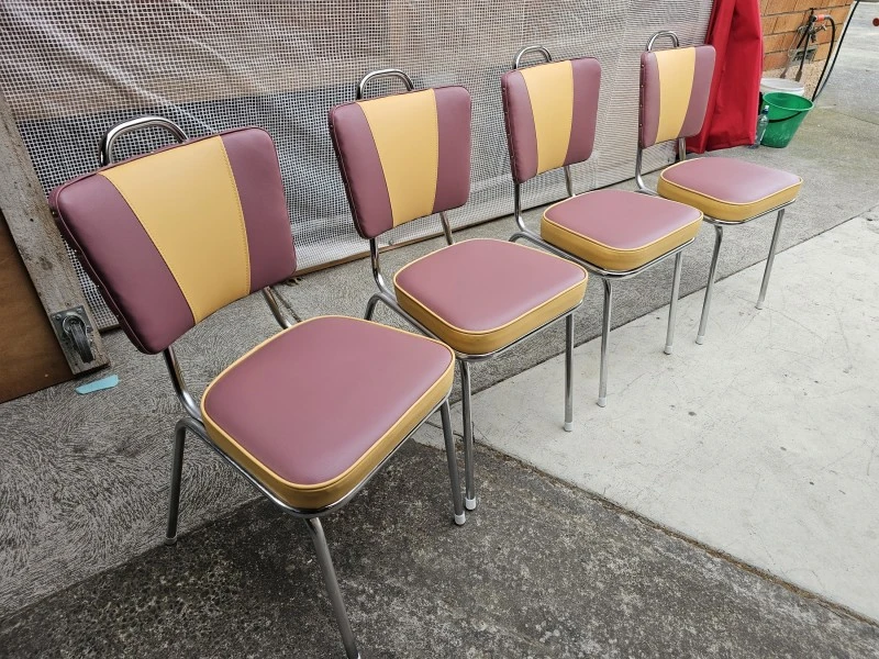 4 Retro chairs