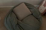 40inch tv, 10 boxes with househould and kitchen items, Light Bean bag,...