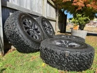 Near new 2024 Ford Raptor or Everest wheels and tyres