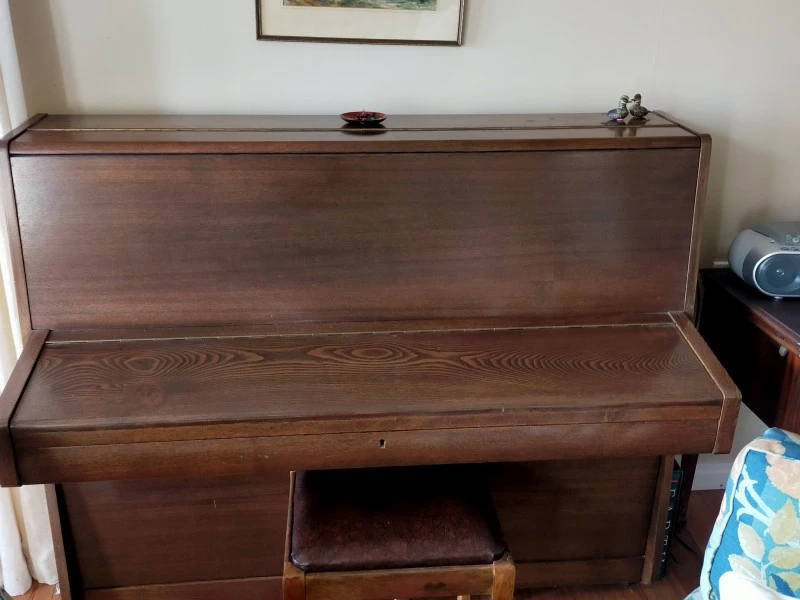 Ordinary sized basic piano.