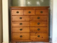 Description Fantastic solid wood tall boy / chest of drawers with 11 d...