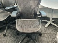 Herman Miller Aeron Size B