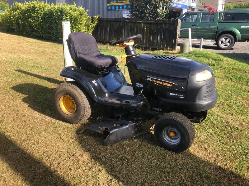 Ride on lawn mower