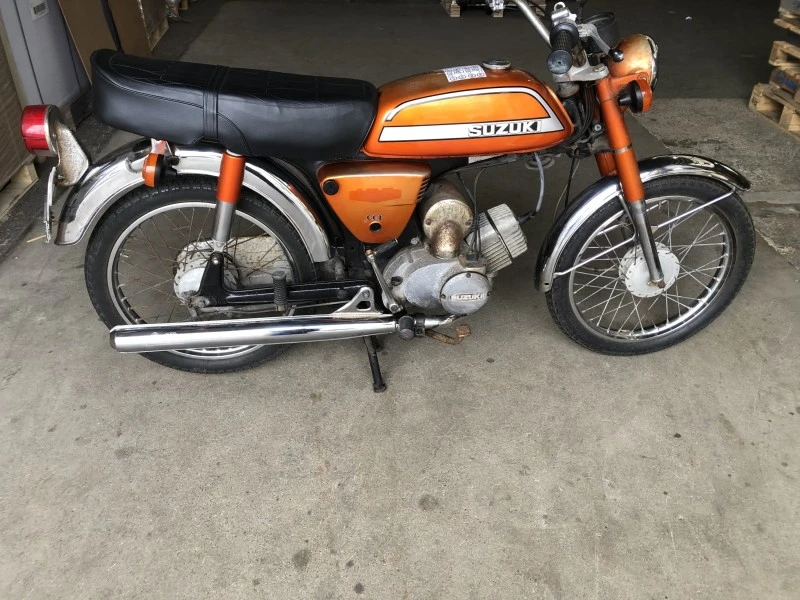 Motorcycle Suzuki A100