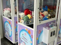 3 claw machines