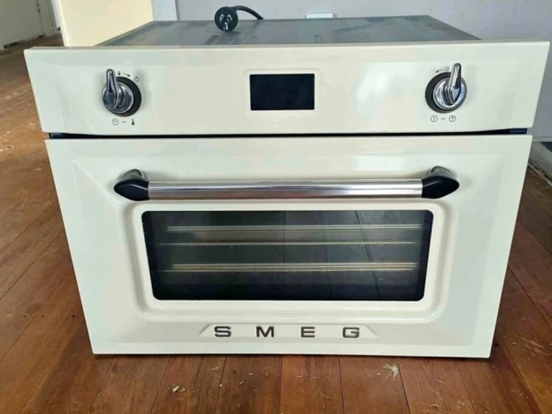 Small oven