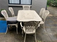 Patio / Outdoor Cast Iron Table & Chairs - 6 Seater